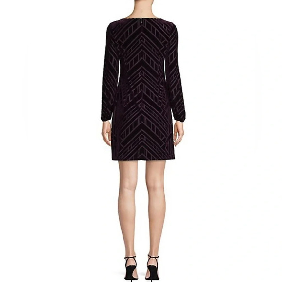 VINCE Camuto Purple Velvet Geometric Shift Dress Size  4 - Picture 1 of 16